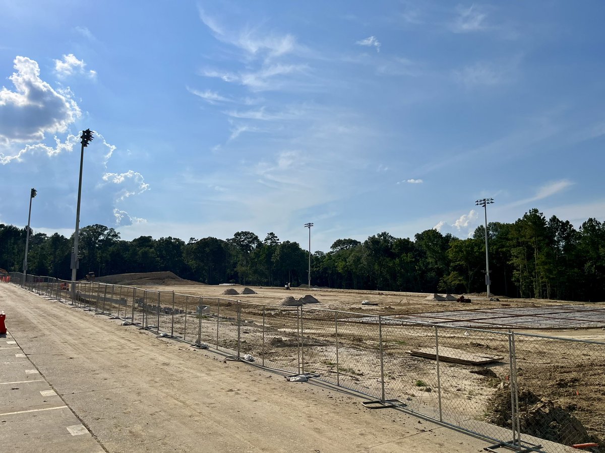 _SMHSFootball's tweet photo. Lights are up! Love seeing the progress on our future home! https://t.co/79b5s5Dtau