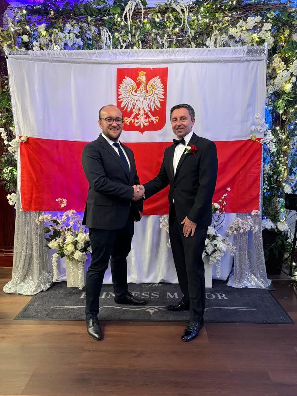 PLinNewYork's tweet image. Congratulations &amp;amp; good luck to Robert Tarnawski, president of @PulaskiBusiness, on his sashing 🎉 as a Marshal of the #Greenpoint contingent during 2024 Pulaski Parade. 
Despite ongoing changes Greenpoint remains a symbol of a vibrant 🇵🇱community in 🗽 and its years-long heritage
