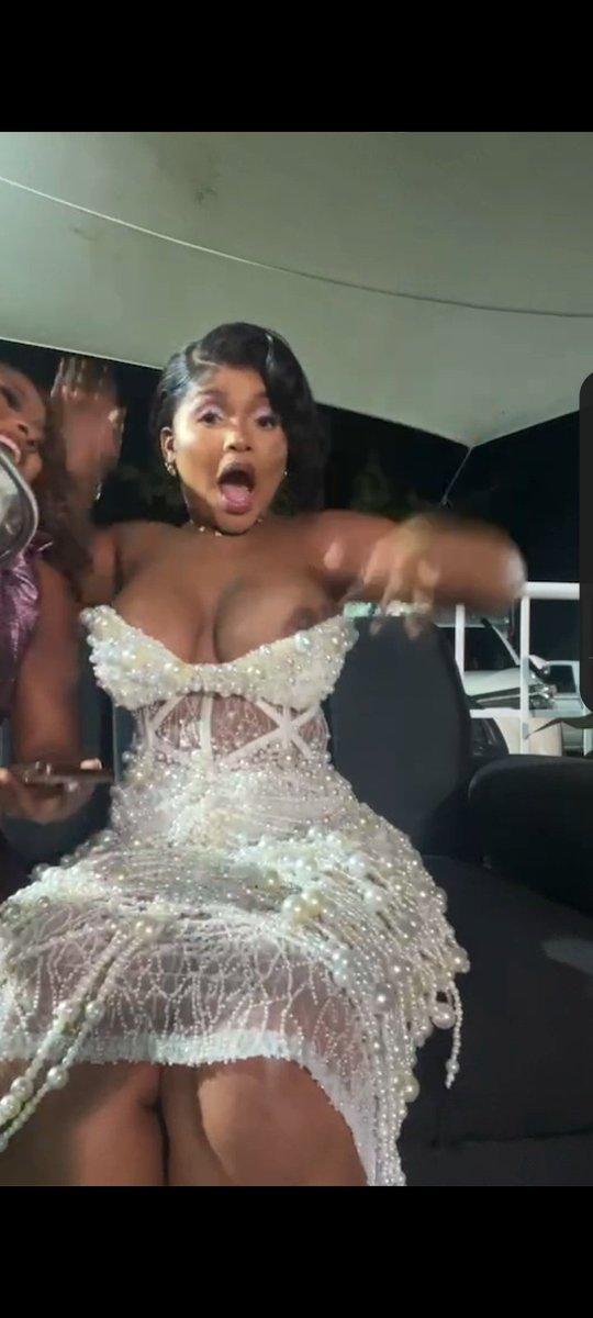 baddies_clubbb's tweet photo. mawhoo nip slip.
retweet for full video. https://t.co/OPS5AMftaY