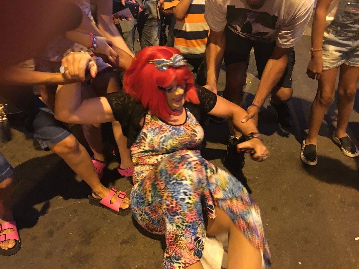 EXCLUSIVO

El momento en el que <a href="/GabyGonzalezOk/">Gaby Gonzalez</a> escuchó a Leonardo Cositorto contar cómo le pagó 1 año de alquiler, lo contrató para promocionar #GeneraciónZoe y puso plata para la campaña de <a href="/diegosantilli/">Diego Santilli</a>.