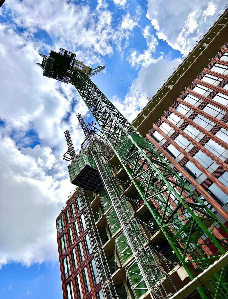 all_day_'s tweet photo. Views courtesy of No.3 @paradisebham. 🤩🙌

A vibrant addition to the Birmingham skyline; recognising the architectural detail of its neighbouring buildings. Another fantastic addition to the regeneration of @ParadiseBham. 

#paradisebham #heartofbrum #workspaceevolved https://t.co/CgOTuJMXSw
