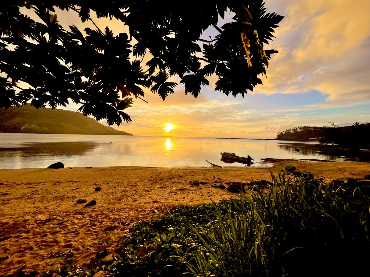 TheBoneExpert's tweet photo. Kadavu Sunsets 🔅are Top Tier https://t.co/HSVIRaNnJt