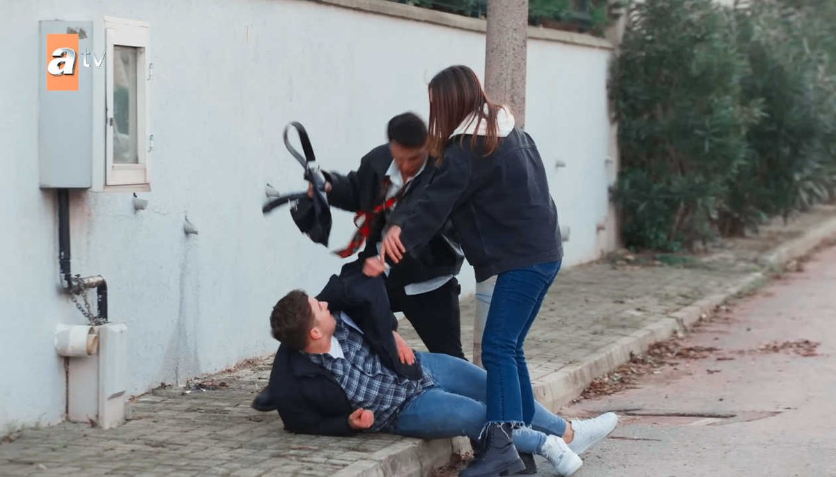 Selin tweet media