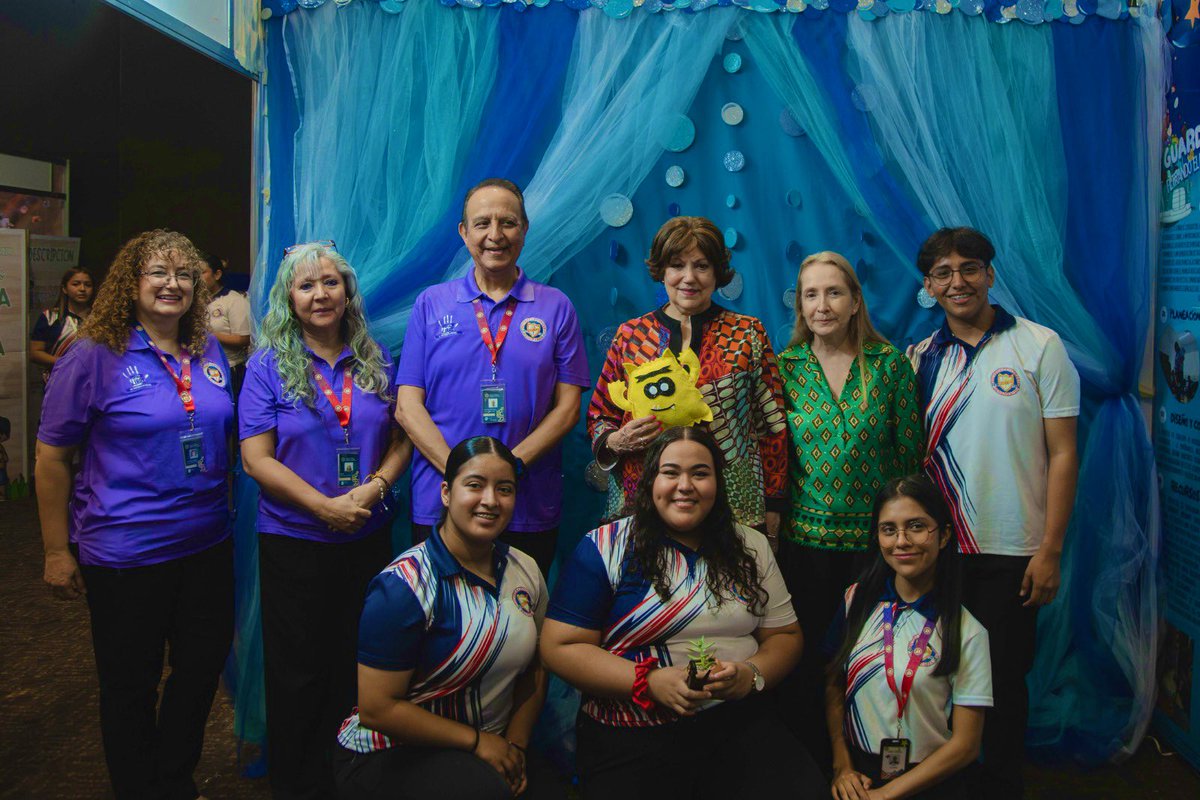 ¡Felicidades a los estudiantes de la Escuela Normal Miguel F. Martínez por su destacada participación y brillante presentación de proyectos finales! Su compromiso con la innovación educativa es un claro indicador del futuro prometedor de Nuevo León. 👩‍🏫🏆