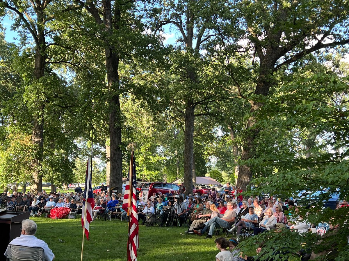 bg_mayor's tweet photo. Thank you to all who joined us for the dedication of the Hometown Heroes Veterans Banners and Community Band Concert yesterday evening! For more information on this important project, visit https://t.co/zURHxWNFu9 https://t.co/bp8WtF2tIW