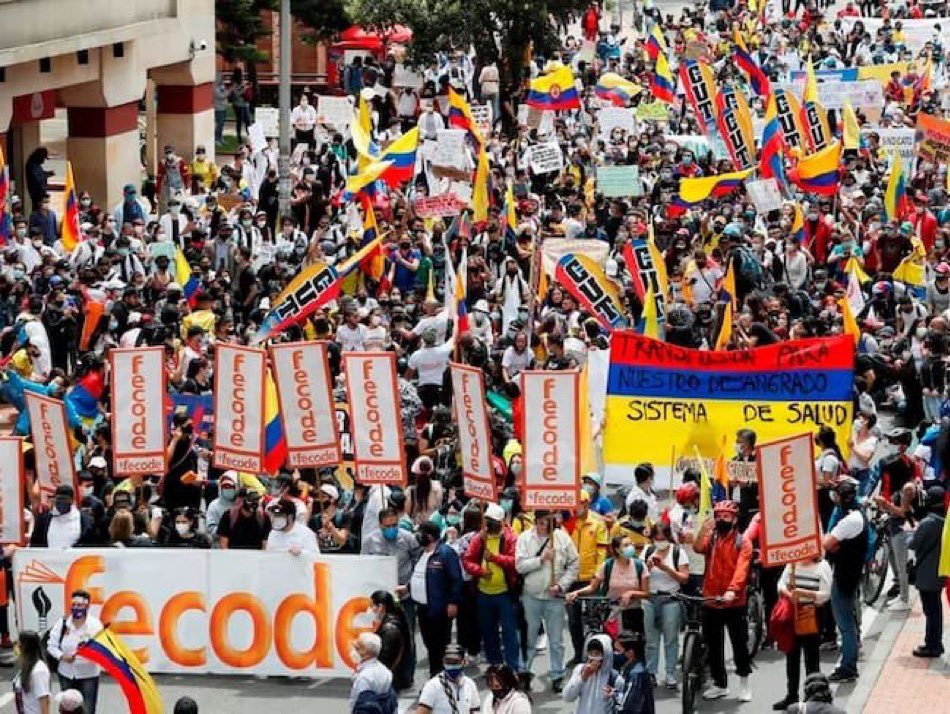 gustavotrianasu's tweet photo. Les asiste la razón al magisterio, los profesores universitarios y los instructores del Sena, así como a estudiantes y aprendices, de movilizarse por el retiro del regresivo proyecto de ley estatutaria de educación. @fecode a Paro Nacional y marchas, 12 de junio.
Apoyémoslo! https://t.co/2PETZPvpxd