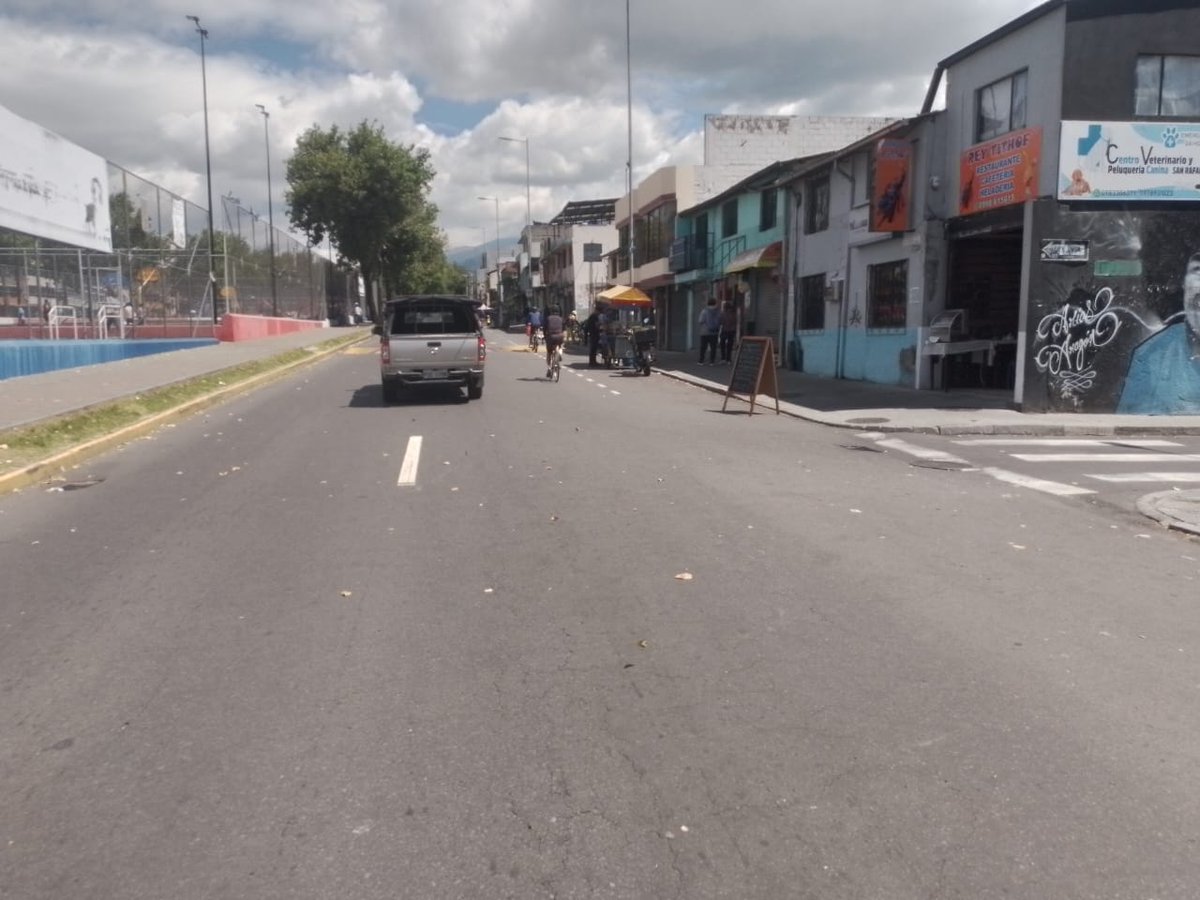 Invasión en el Ciclopaseo alrededor d la 1pm.
 Desde el redondel del Atahualpa por la Av teniente Hugo Ortiz hasta el redondel del Calzado para continuar por la Av. Cardenal de la Torre.
<a href="/LuisIvRodriguez/">Luis Iván Rodríguez Abad</a> <a href="/movseguraec/">Coalición Movilidad Segura Ecuador</a> <a href="/AMT_Quito/">AMTQuito</a> <a href="/movilidadquito_/">Sec. Movilidad Quito</a> <a href="/pabelml/">Pabel Muñoz L.</a> <a href="/AlexPerez_Ec/">Alex Perez</a> <a href="/CiclismoQ/">Ciclismo Urbano Quito</a>