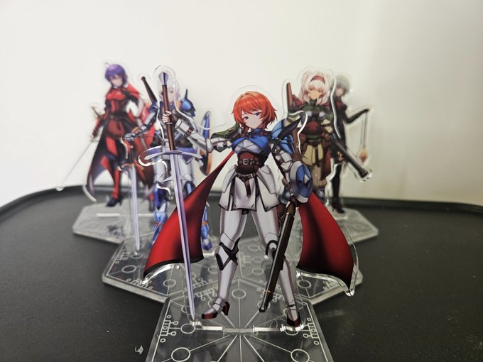 SEED knights Acryllic standees arrived! I'll be selling these at Sydney Smash con in a few weeks! 

*Grand daddy 78 included for scale 

#ガンダ娘 