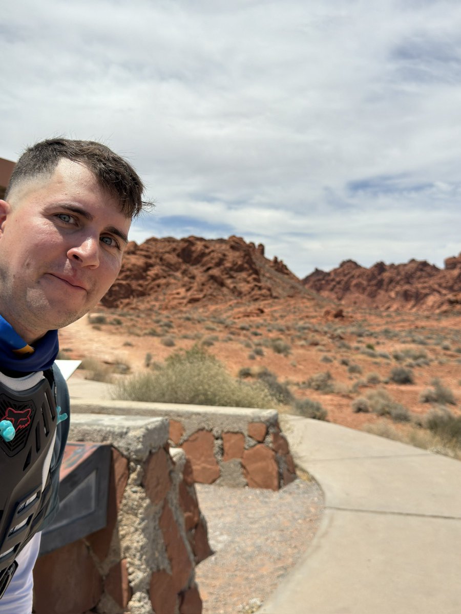 LouisRobinsonAV's tweet photo. Kicking off @InfoComm week in the right way with a tour from Joe around Vegas. https://t.co/P0IUQukIfY