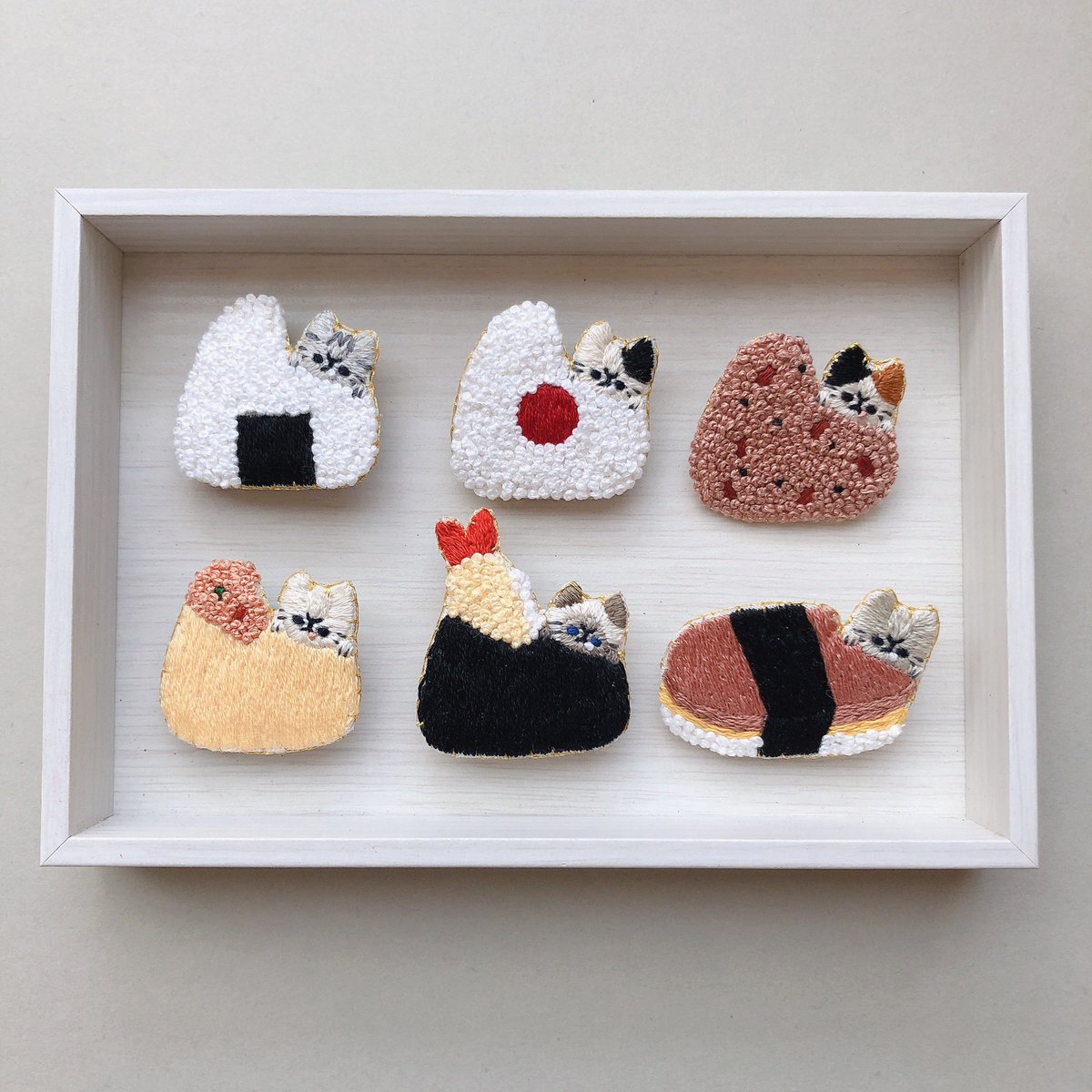 モカリ 様お取引中⭐2724⭐❣️夏アクセ❣️オリジナル✴一点物　インド刺繍 Graceyujewelry🍀 天然石コイルブレスレット✢ ハンドメイド