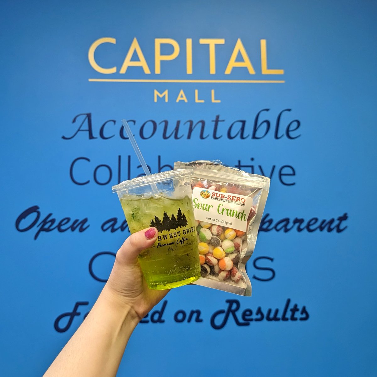 Kickstart your Monday at Capital Mall! Grab a delicious drink from Northwest Grind and a sweet treat from Sub-Zero Freeze Dried Candy for the perfect pick-me-up. Treat yourself to a sweet and energizing start while supporting local businesses! ☕🍬