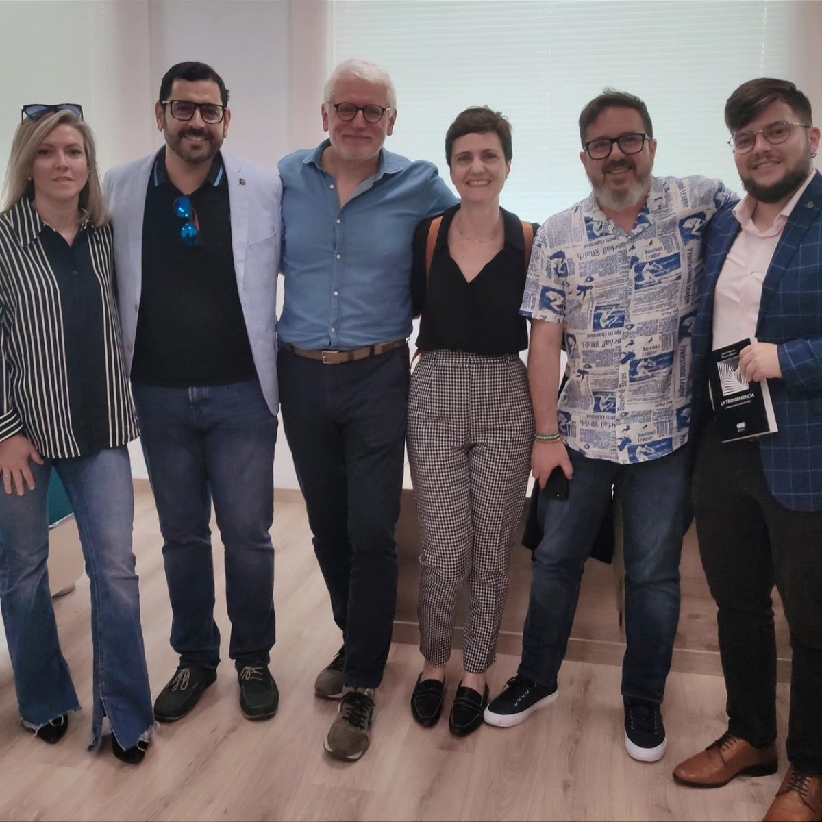 Mupolsoc's tweet photo. En la #SemanaDeLaAdministraciónAbierta, nuestro Colegio asiste a la presentación del Libro #LaTransparenciayNosotrosQueLaQuisimosTanto de los autores @FranjDelMo y @MeseguerYebra. 
También saludamos a@estherdelcampus, decana de la facultad de @CCPPySOCUCM o @ManuelaCarmena https://t.co/KeoYjvfY1W