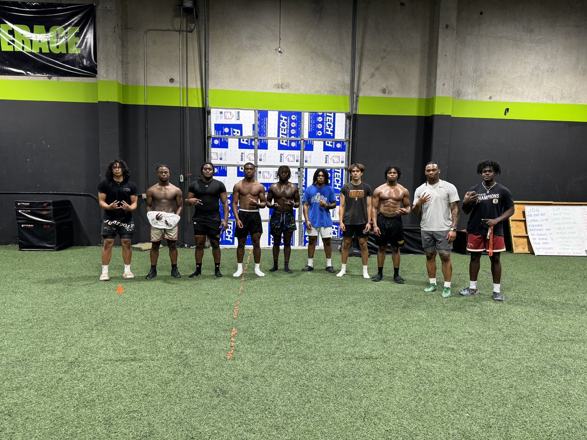 Ralph_Lam (@ralph_lam21) on Twitter photo Another day in the office! Crafting all summer!!
@Xannnddyyy <a href="/lxl_mari07/">Camari Owens</a> <a href="/D_Curtis4/">Derrick Curtis Jr</a> <a href="/Lamarcusbell4/">LaMarcus “Bam” Bell (3⭐️RB)</a> <a href="/leviwebb18/">Levi Webb</a> <a href="/RyvonReese5/">Ry’Von Reese</a> <a href="/ElijahGreenan0/">Elijah Greenan Biggs</a> <a href="/EIgbonagwam/">Emmanuel igbonagwam</a> <a href="/jobimalary/">Jobi🖤👑</a> <a href="/kk_sombe/">Killian “KK” Sombe III (3🌟 RB)</a> Another day in the office! Crafting all summer!!
@Xannnddyyy <a href="/lxl_mari07/">Camari Owens</a> <a href="/D_Curtis4/">Derrick Curtis Jr</a> <a href="/Lamarcusbell4/">LaMarcus “Bam” Bell (3⭐️RB)</a> <a href="/leviwebb18/">Levi Webb</a> <a href="/RyvonReese5/">Ry’Von Reese</a> <a href="/ElijahGreenan0/">Elijah Greenan Biggs</a> <a href="/EIgbonagwam/">Emmanuel igbonagwam</a> <a href="/jobimalary/">Jobi🖤👑</a> <a href="/kk_sombe/">Killian “KK” Sombe III (3🌟 RB)</a>