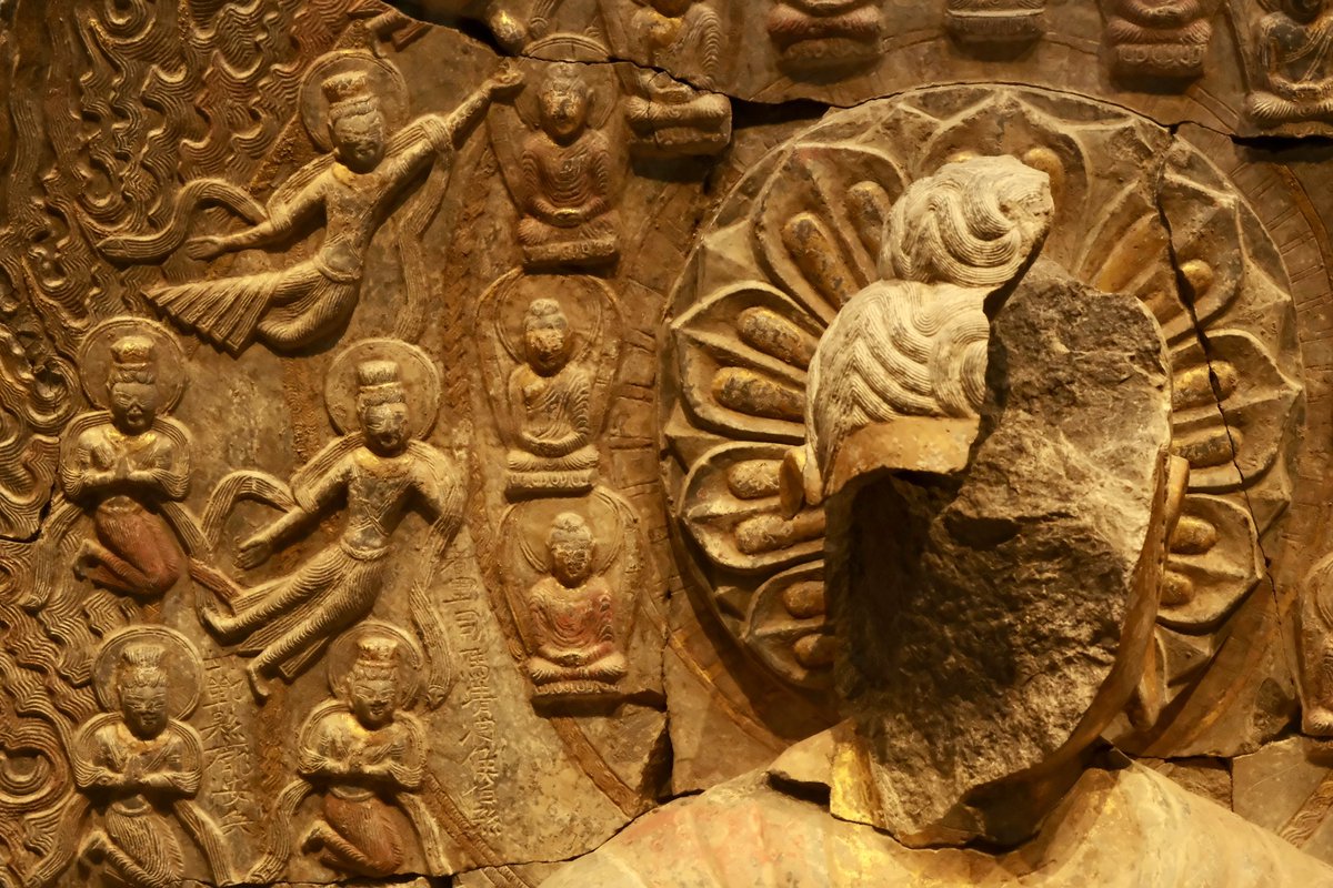 MercuryTsu's tweet photo. #Standby Random photo from May 21, 2023, at Yecheng Archaeology Museum, Handan, Hebei, China. Yecheng was a major city from the Caowei to the Sui Dynasty. During 300 years, it was a time of Buddhism. This Buddha statue has no face, giving it a unique sense of imperfect beauty. https://t.co/RRloQh0cOw