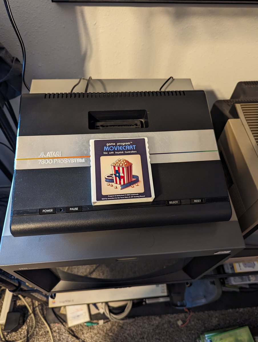 CableBoxMods's tweet image. Had a small swap meet at a friend&apos;s place and snagged up this Atari 7800 and a #AtariMovieCart. So freaking cool to know that the Atari can actually do stuff like this. Cart is designed to run on the 2600
