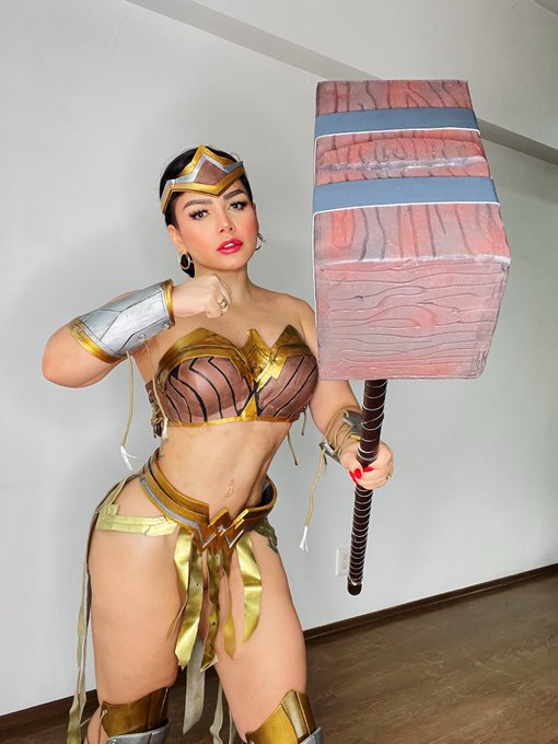 2 pic. The juices you should drink from an Amazon warrior https://t.co/FAYoS5GG56