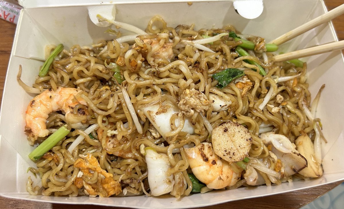 surealismu's tweet image. Thanks to me mum for being kind to the neighbors #startingmyday