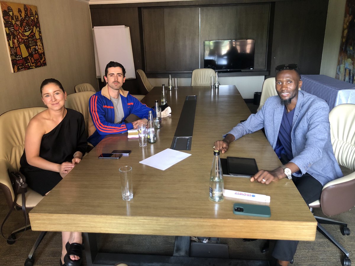 ronniensubuga0's tweet image. I engaged in another career management meeting with my partners from @IMGmodels  Luis  &amp;amp; Elina  to discuss various opportunities for Ugandan fashion models.

This will open doors to career opportunities for our  future fresh faces 

#crystalmodelafrica #imgmodels #modelscout