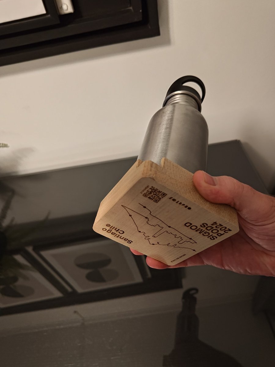 Got a nice, practical bottle holder at <a href="/SIGMODConf/">ACM SIGMOD/PODS</a> today!