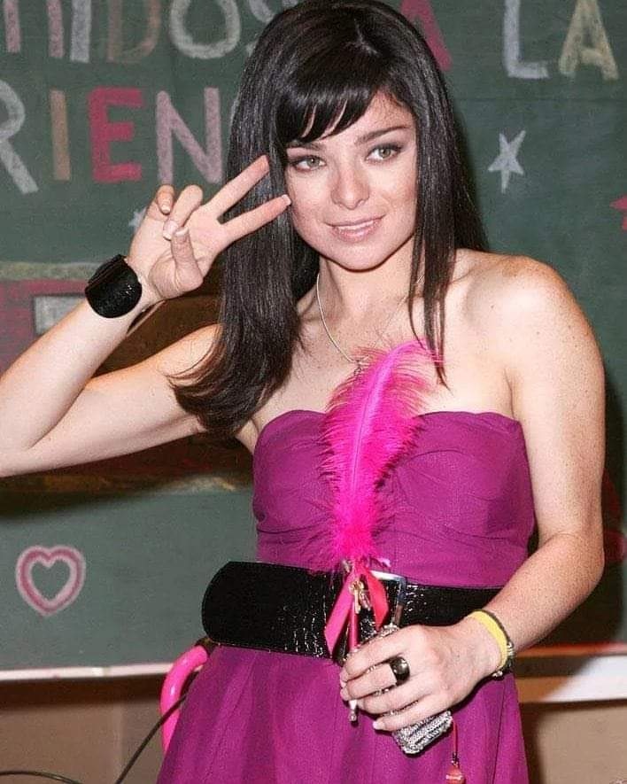 Antonel13566834's tweet photo. Mañana es el cumpleaños nuestra divina favorita antonella 
#princessantonella #divina #reina #totaldiva #stars #diva #numberone #best #queen #antonella https://t.co/x6ZtQZhk7v
