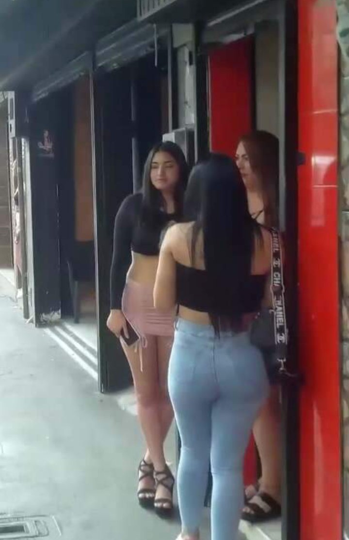 ferneywilly's tweet photo. Modelitos de la calle.
#follow #trending #reaction #sex #street #love #models #tolerancezone https://t.co/er9bIuMMbW