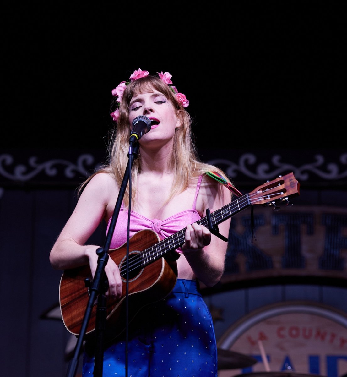 Lucy &amp; LaMer Talks Bi Folk-Pop Stardom, New Music Out

i.mtr.cool/ogxxbgvafm

This singer/songwriter is challenging the music industry and society to be more inclusive.  <a href="/ChristinaFialho/">Christina Fialho (she/her)</a> #bisexuality