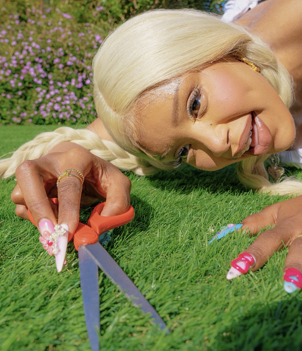 eyeofscottie's tweet image. jourdin pauline. photographed by me 💕
styling by farren andrea.