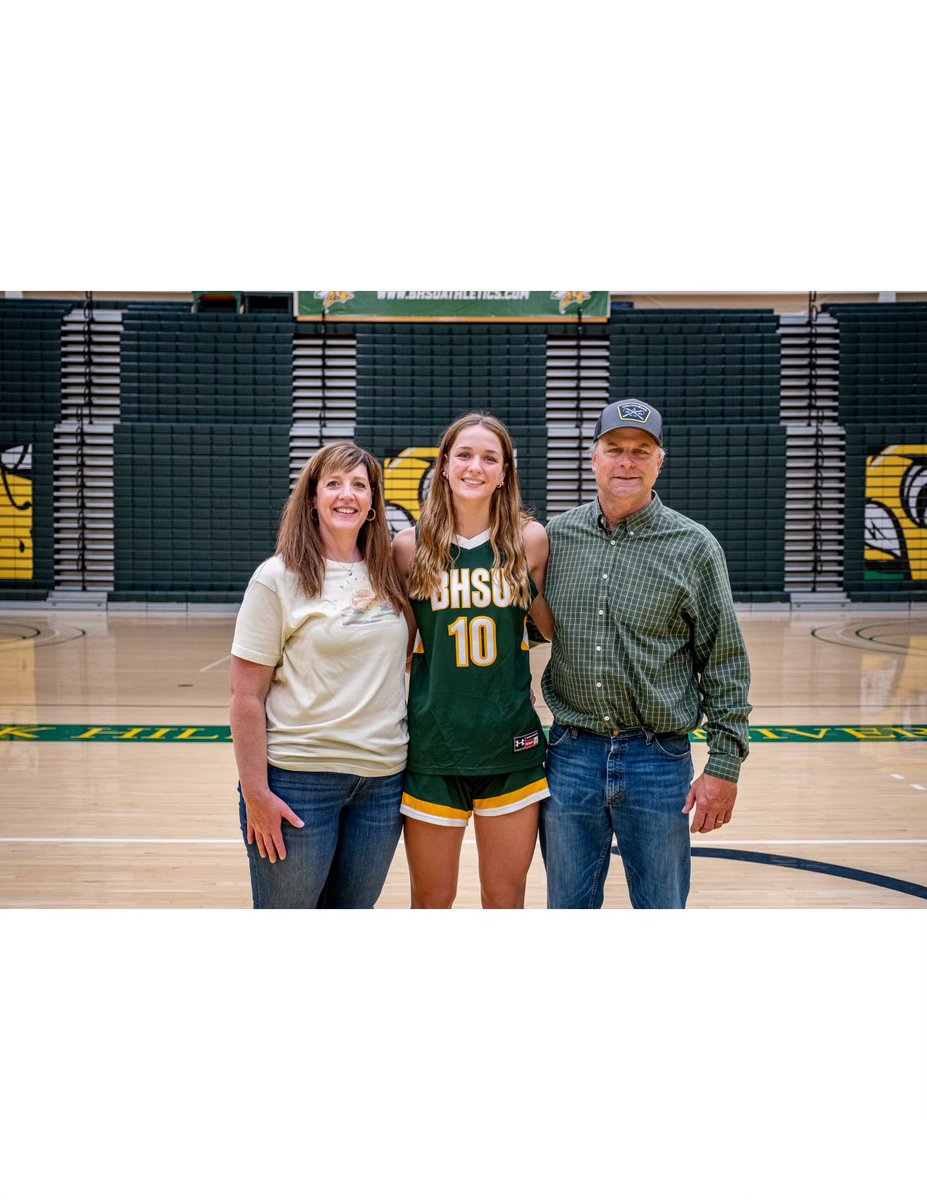 Had an awesome visit at <a href="/BHSUWBB/">Black Hills State WBB</a>‼️Big thanks to the coaching staff for making it a great day!! <a href="/CoachErickson6/">Rachel Erickson</a> <a href="/nateybrown13/">Nate Brown</a> 

#ClimbTheHills 🐝