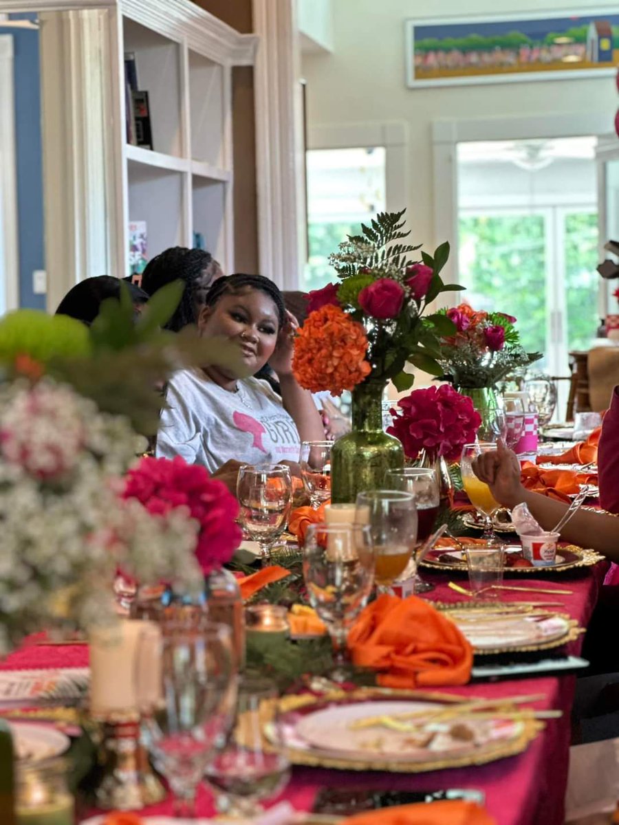 SPECSPOWER's tweet photo. My Hannah had a seat at the table last week with dynamic Black women global leaders before the Black Girls Dream Conference hosted by @blackgirlsdream in Atlanta. Thank you to @MsLaToshaBrown and the entire SBGWC staff for pouring into her.🩷 #blackgirlsdream2024 https://t.co/tkeBFEauct