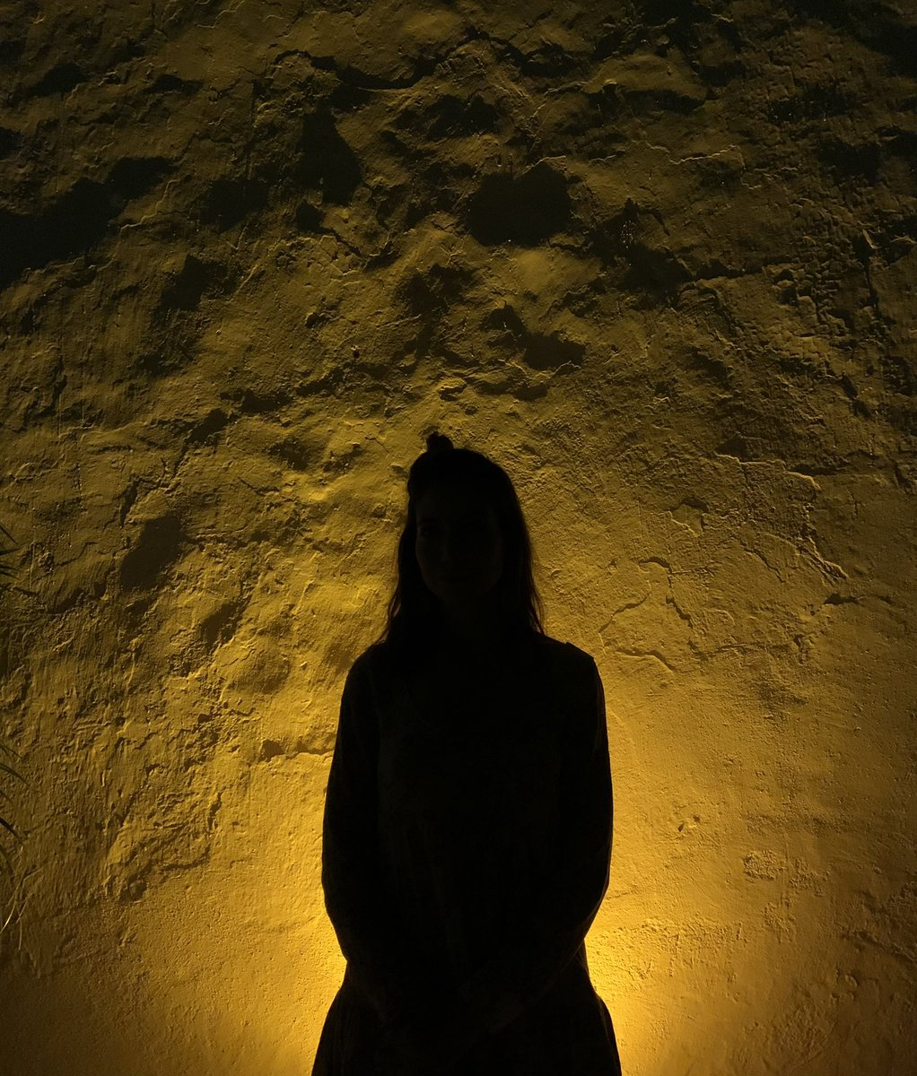 •••“¿ Se nos nota por fuera la vida interior ?”•••
📒: Mujeres que corren con los lobos