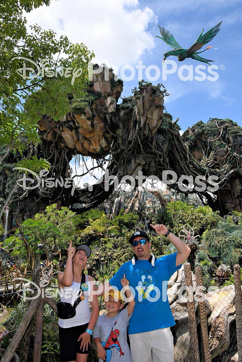 LA_Batman_'s tweet photo. My Kids and I had a Blast today!!! we also enjoyed the safari park, and avatar! Then My son and I saw dino’s and Donald!! #singledadsrule #dadlife #makingmemories #doingthebestIcan https://t.co/yOJSkeByzk