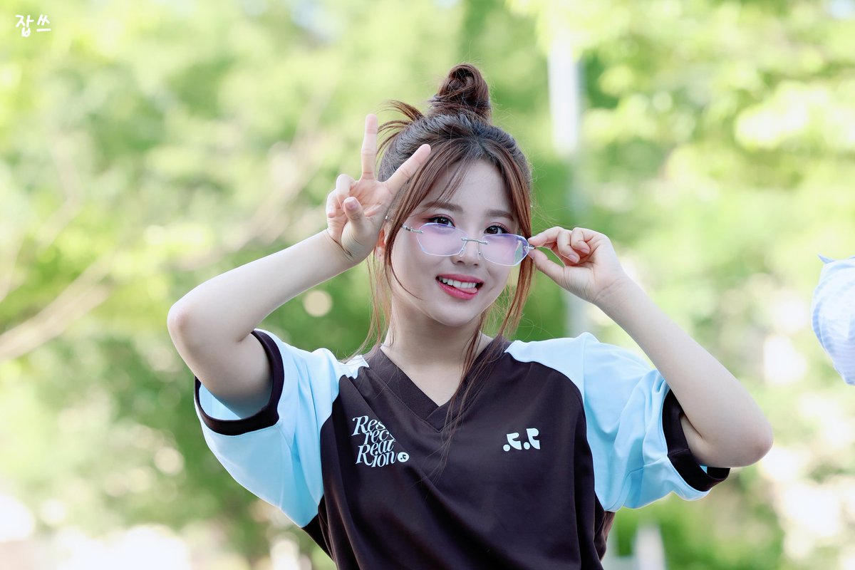firstlove_csr's tweet photo. 240604 더쇼 미팬 유나

#첫사랑 #CSR
#유나 #YUNA https://t.co/zDSi1bcwnZ