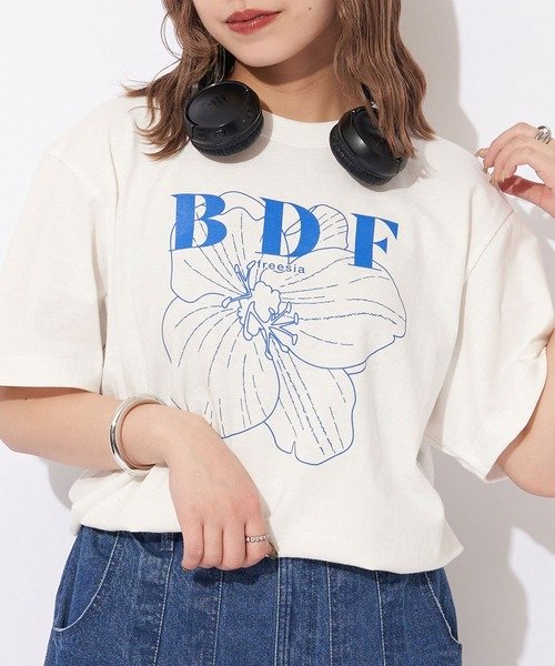 RenayunaFashion's tweet image. 【 #佐久間大介 】さん衣装情報🥰
  2024/6/11
\\ #ラヴィット //
☑ジャケット CRAFT STANDARD
☑Tシャツ #CIAOPANIC
詳しくはこちら▼
fassion-daisuki-mamablog.com/snowman-ravit/

#さっくん #SnowMan #スノーマン #すの衣装 #衣装