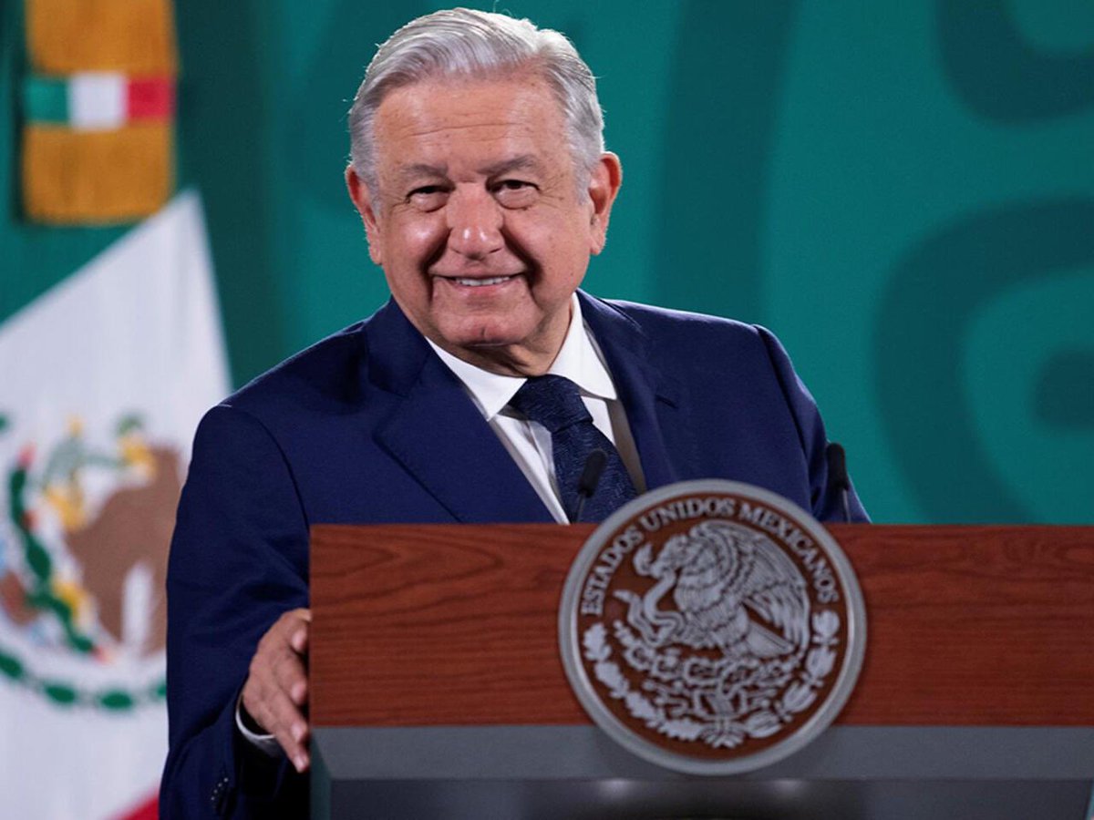 En llamada telefónica con el querido amigo <a href="/lopezobrador_/">Andrés Manuel</a>  transmití felicitación por la reciente victoria electoral. Agradecí su constante apoyo a #Cuba y reiteré la disposición de seguir profundizando los históricos vínculos bilaterales con la próxima presidenta de #México.