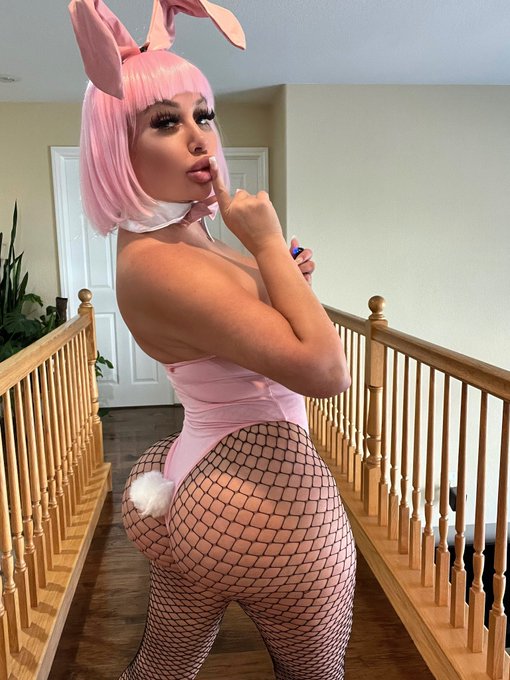 Would you keep your bunny your dirty little secret?😈 https://t.co/0vEJjMpV0H