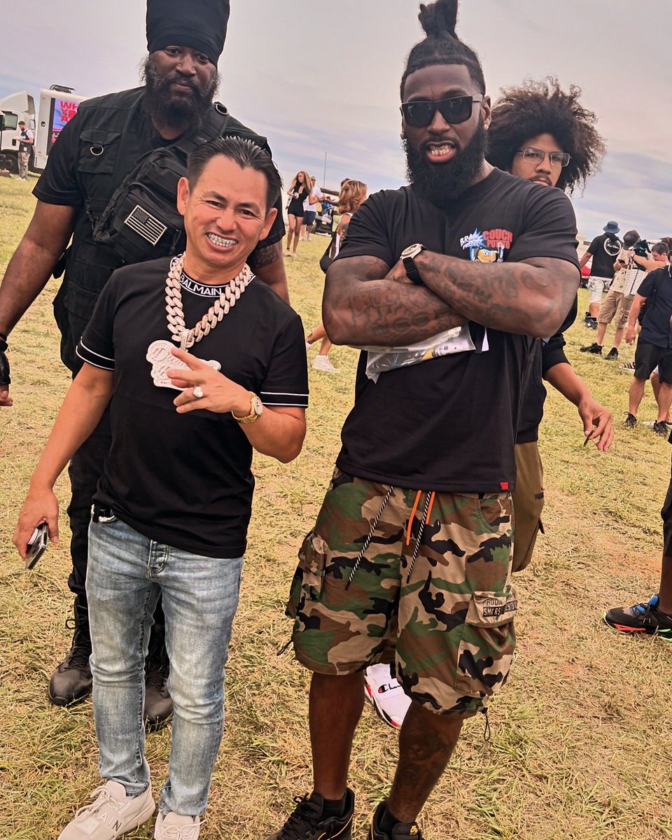 Baggz4eva's tweet photo. #2024 Rick Ross Car Show with @JohnnyDangandCo. #rickrosscarshow2024 https://t.co/oS0Z8EoA7c