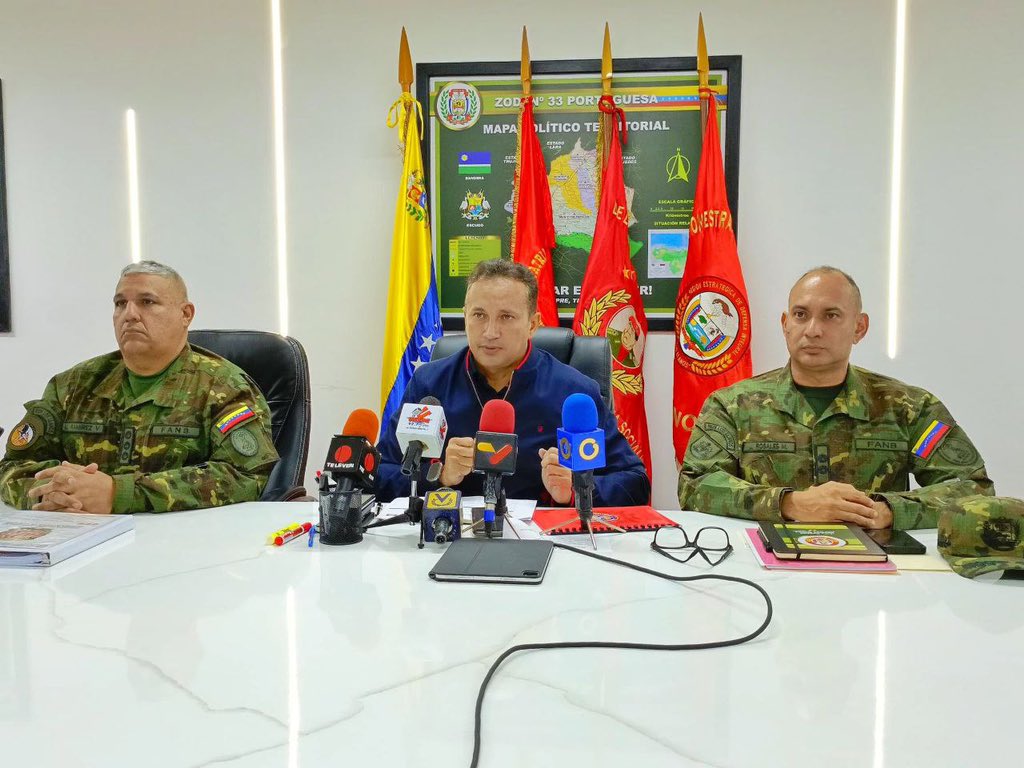 josemvasquez's tweet photo. Instalamos el estado mayor de riesgo en nuestro estado Guárico en perfecta unión cívico militar policial. Tenemos un plan donde hemos trazado medidas de prevención ante cualquier contingencia generada por el periodo de lluvias como lo ha instruido el Presidente @NicolasMaduro. https://t.co/NCJMwkrUg3