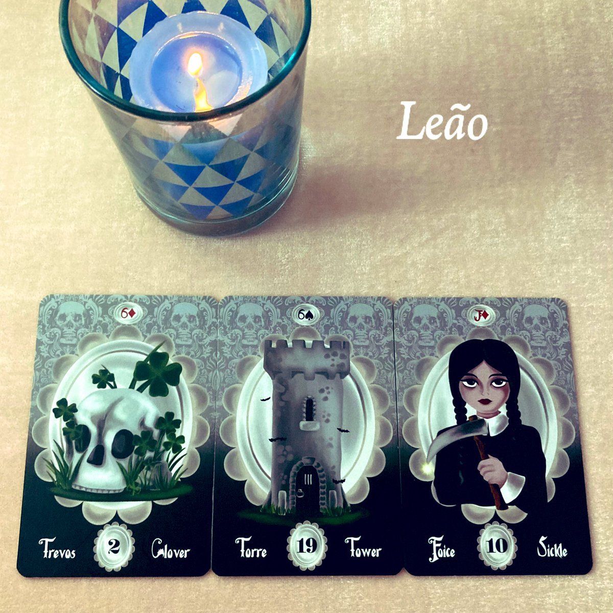 mat_girl's tweet photo. LEÃO ♌️✨ de 10 a 17/06

Vc estará buscando novas oportunidades, e alguns trarão a chance de conseguir uma colocação melhor que a atual ou que ocupou anteriormente! As promoções tb estão favorecidas, vc está na corrida? 
Vejo vc mais recolhida, não vai querer muita zoeira nestes dias, pq está vivendo um momento mais reflexivo, investigando suas motivações e sentimentos. Essa busca pelo auto conhecimento é muito saudável e vai valer a pena saber onde está agora para definir os novos rumos!