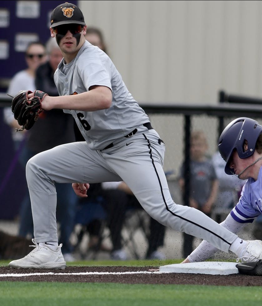 hoover_vikings's tweet photo. Congratulations to Carter Lukens(2026) on being named to the 2024 All-Federal League Honorable Mention team!
@carterlukens15 @nchoovervikings https://t.co/UABpJcwy8S