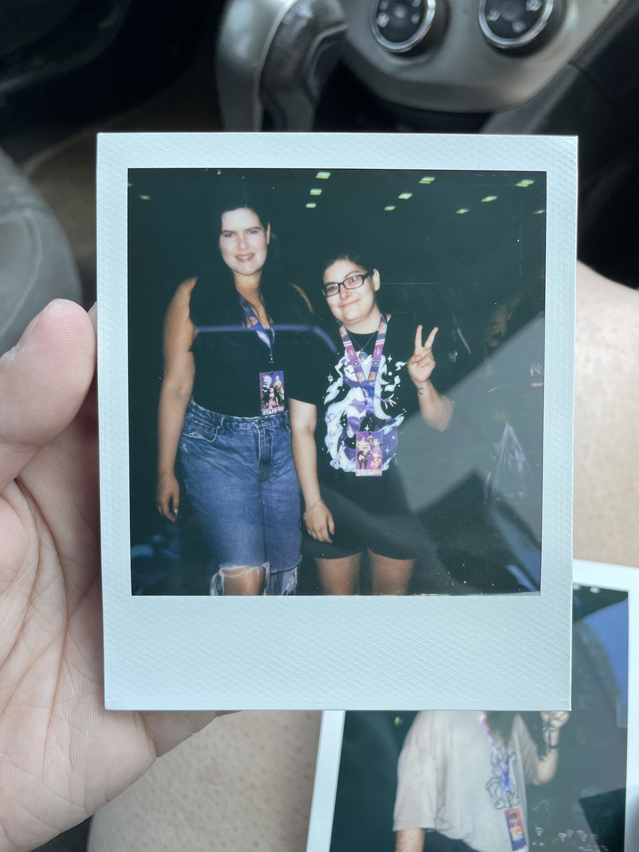 GothicFox18's tweet photo. #YumiCon2024 was an absolute blast! Me and Tyler had so much fun at our very first con! My favorite part of it was when we meet the VA for Emira and Loona, I even got a picture with her! Can’t wait for the next con I attend🫶 https://t.co/H0B7Gw2E8w