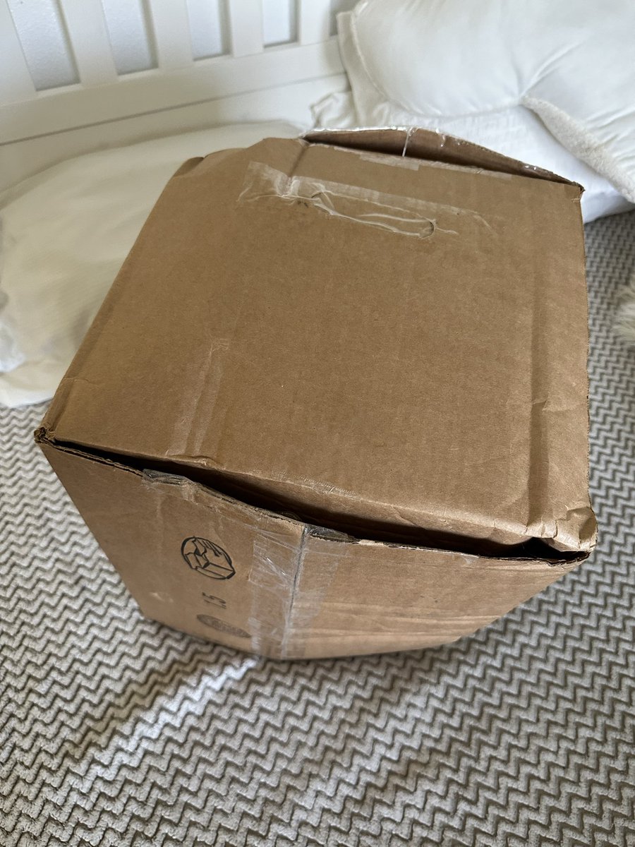 sashaafed's tweet photo. @USPS really cares about your packages, especially when you pay extra for priority shipping (this is a sarcastic tweet) https://t.co/bldWURNY7r