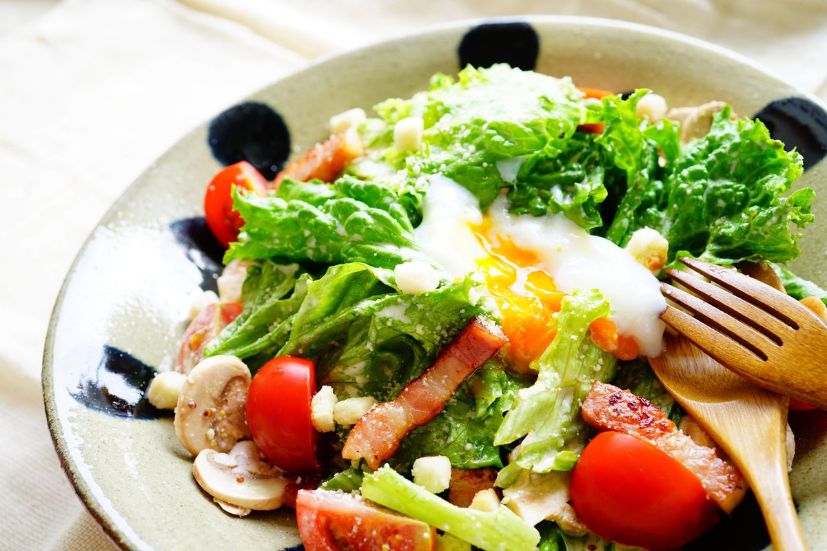 kanto_shutter's tweet image. 本日7月4日は【シーザーサラダの日】

サクサクのレタスに濃厚なドレッシング、絶妙な組み合わせですね！
シーザーサラダを食べて、健康的で美味しい食事を楽しみましょう！😋🎉🥗✨

#シーザーサラダの日
#サラダ愛
#健康美
#今日は何の日
#企業公式相互フォロー
#がんばろう企業公式