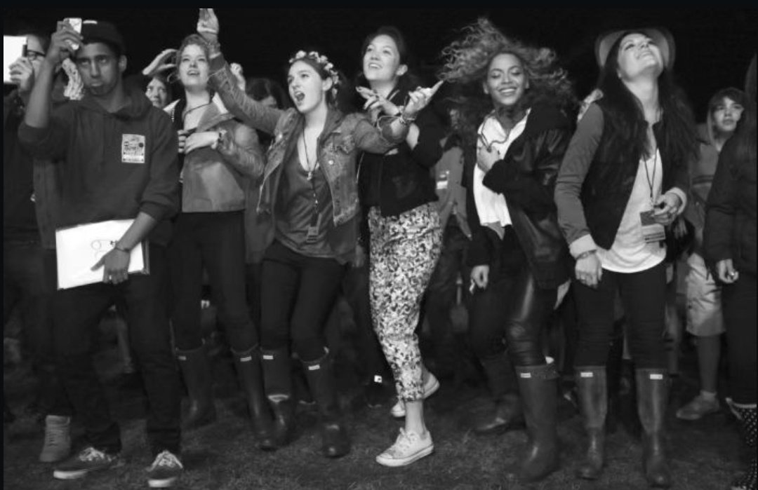 rbadgalririf's tweet image. Mosh pit #HackneyWeekend 🇬🇧