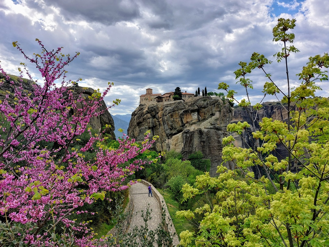 Great__Escapes's tweet photo. Meteora, a UNESCO World Heritage site, is a unique and breathtaking destination in central Greece. This captivating region is famous for its towering rock formations, stunning monasteries, and rich history. Want to find out more, read about it here:

https://t.co/tA9pVbIopM https://t.co/ocGsZ7v7G7