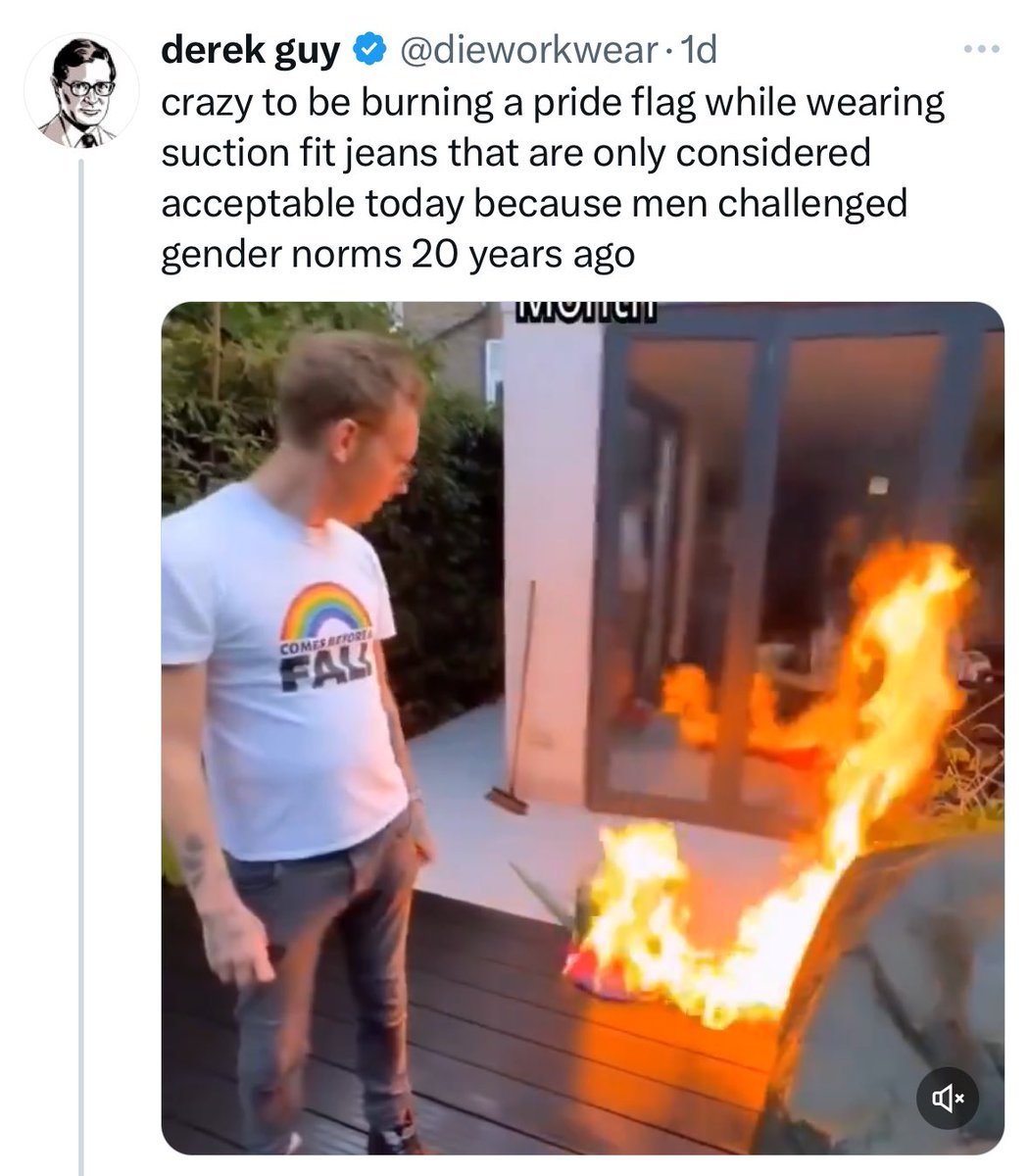 steve__smith__'s tweet photo. Siri show me an online murder in three acts https://t.co/sEpsq7MUJ4