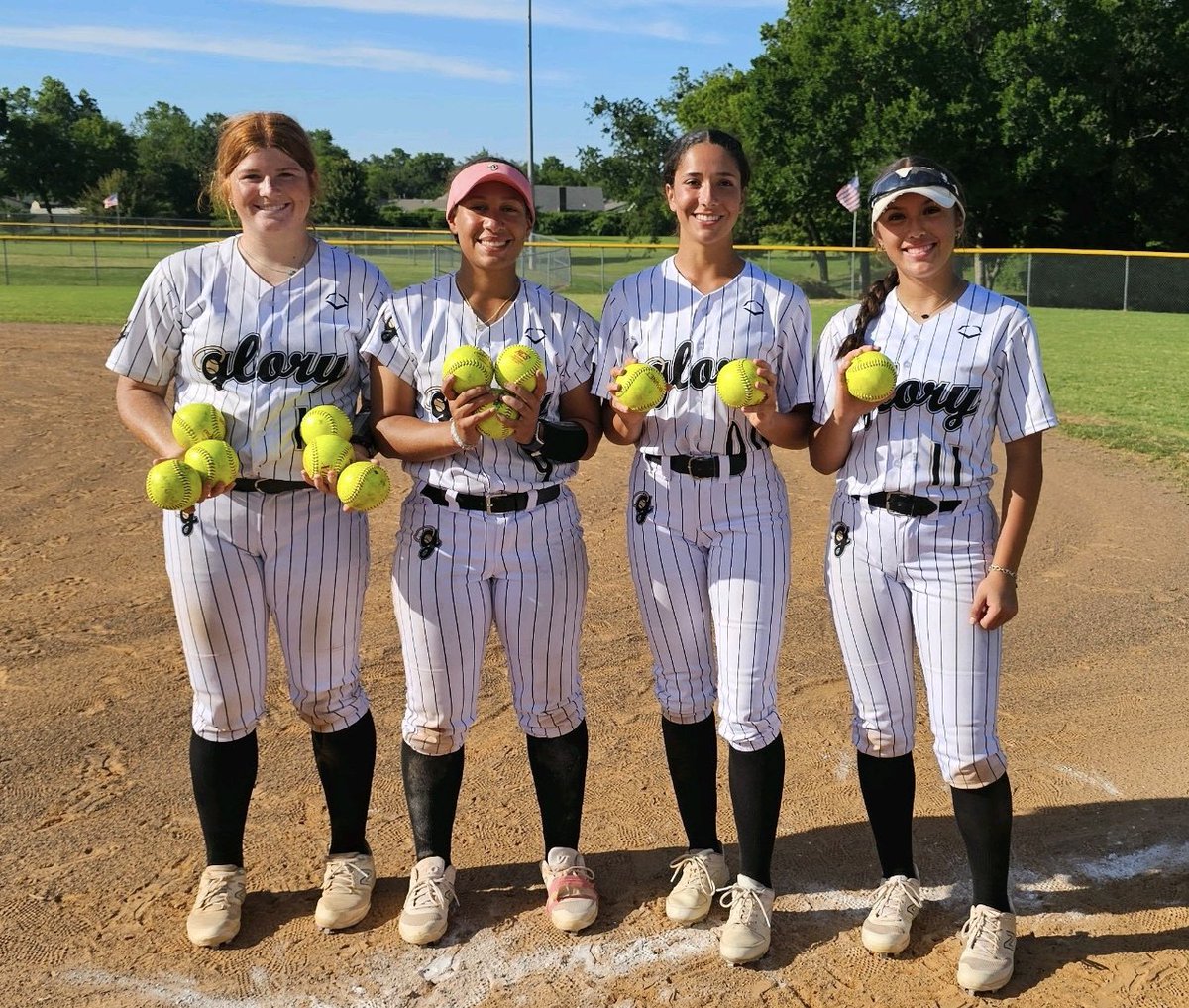 glorynation16u's tweet photo. Our big bats were 🔥🔥🔥 this weekend at the @TulsaElite Invite!  Final tally 12 homeruns.

@presleyrivers1 (2026) 6 X 💣💣💣💣💣💣 😮

@_CARMEN_9_ (2025) 3 X 💣💣💣

@GracieThe_Great (2026) 2 X 💣💣

@jimenez_haylie (2027) 1 X 💣

#Halos⬆️ #WeHitBOMBS https://t.co/Eg0gTAbnRc