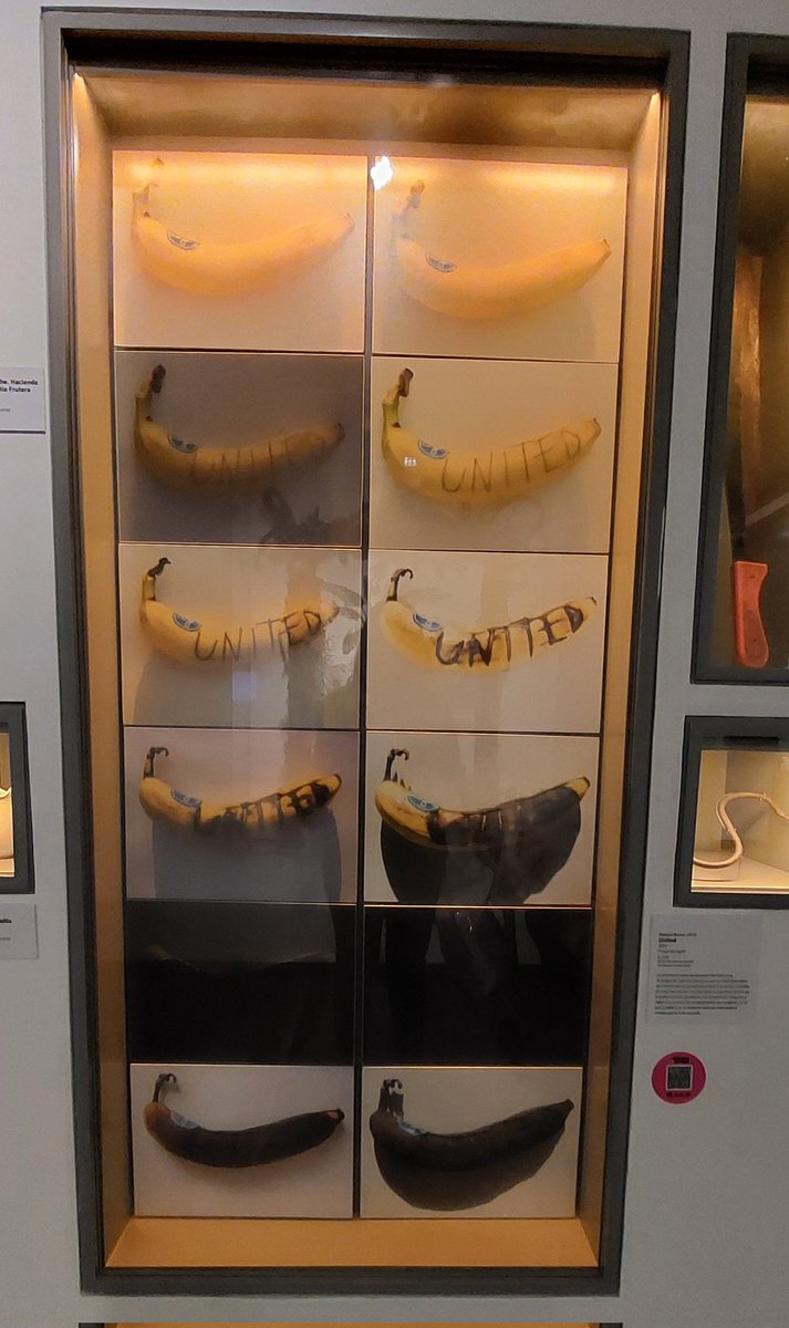 A propósito de la condena contra Chiquita Brands, antes United Fruit Company, por su financiación a paramilitares.

Foto tomada en el Museo Nacional.