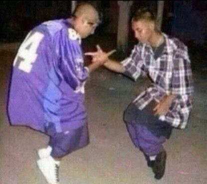 Yo y mi real cuando nos volteamos a ver y ya sabemos de quién reírnos