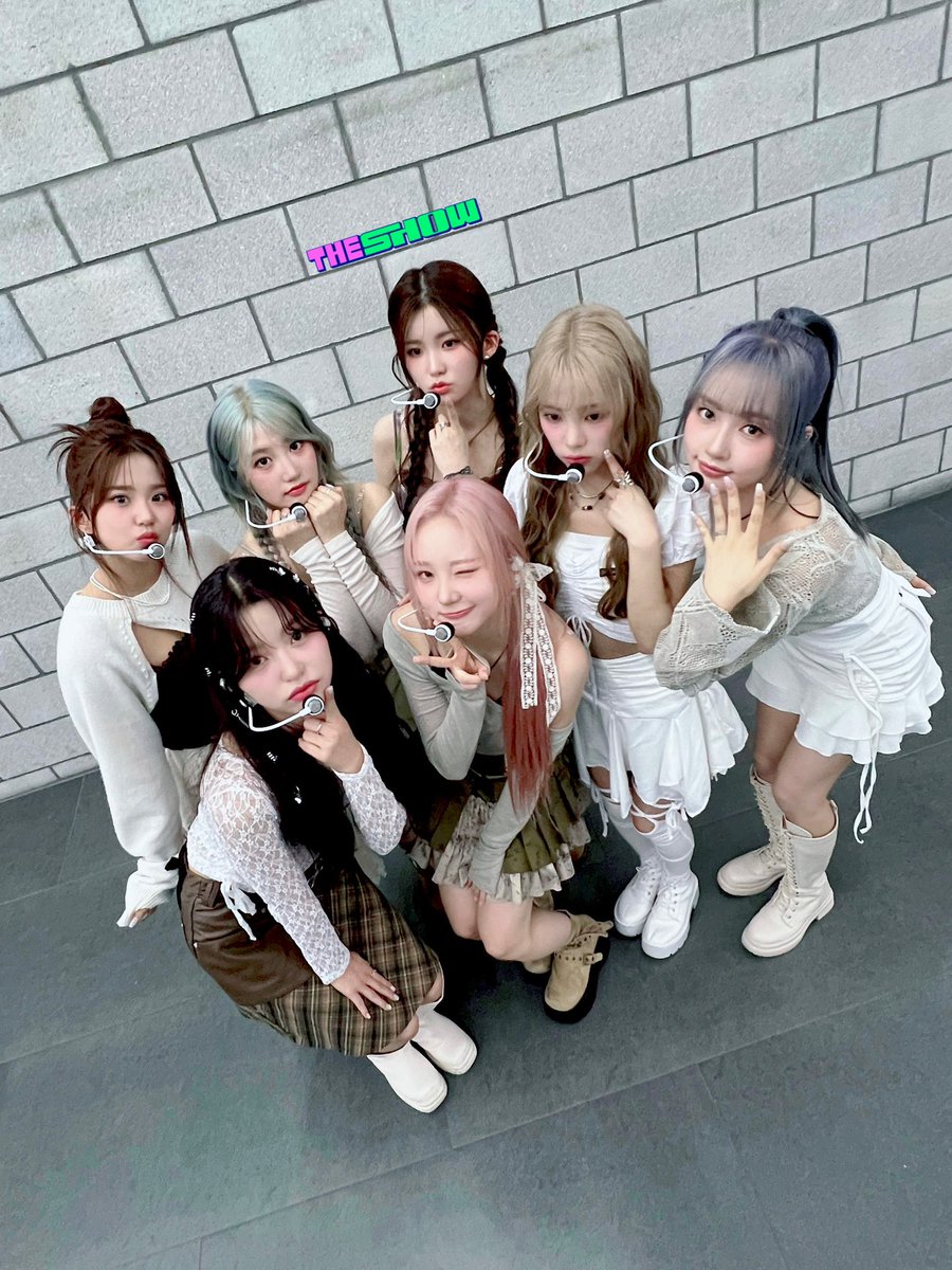 📢 마음이들에게 알립니다📢

햇살처럼 눈부신 열아홉의 순간을 느끼고 싶다면‼️
푸른 시간 속 #첫사랑 을 감상하고 싶다면‼️
#더쇼 에서 최초 공개 되는 
#Pretty_mob 보러오SHOW‼️
한층 더 러블리하고 청순해진 비주얼은 물론이고
짱 첫사랑의 완벽 케미까지 감상할 수 있어요 S2

어머니~ 
아기들이