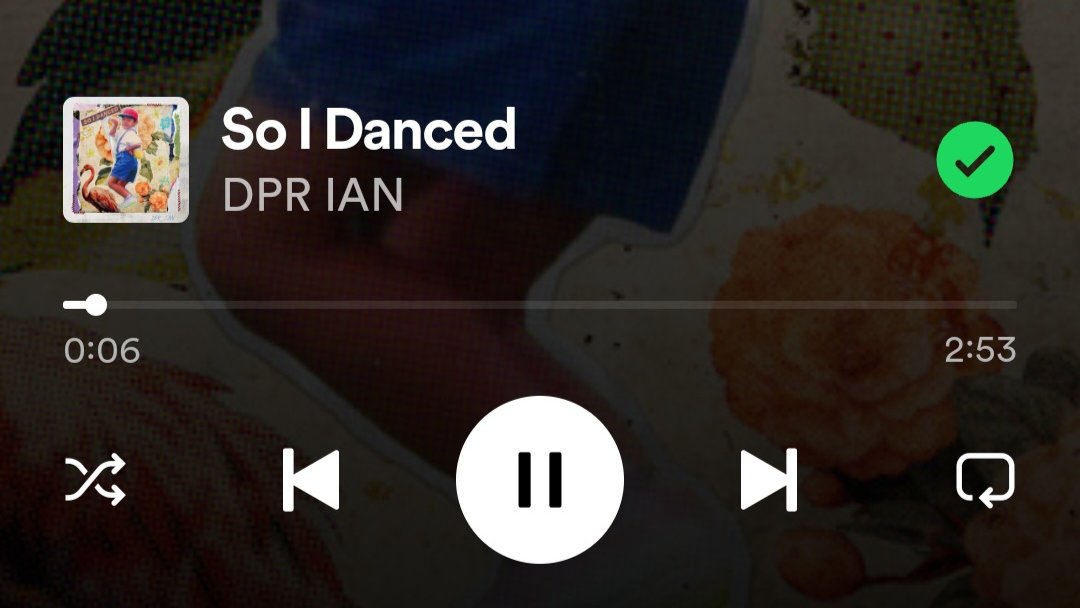 JessicaKetlen's tweet photo. Eu descobrindo que ouvi muito esse moço, tudo por causa dessa música que encontrei em um playlist aleatória e só ouvi ela e mais 2 dele kkkk https://t.co/N2SdS1EgDn